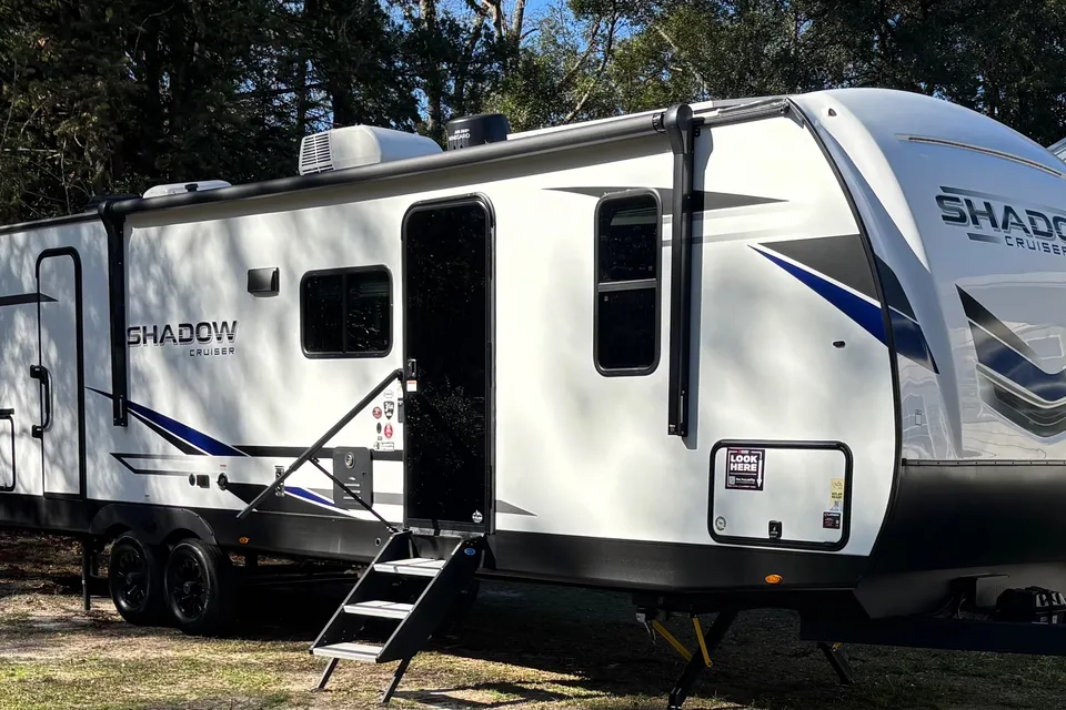 Mathew's Cruiser RV Shadow cruiser 330BHS Travel Trailer