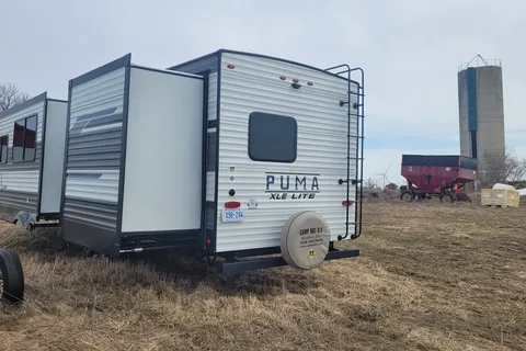 Jon's Forest River Puma 31 qbbh Travel Trailer
