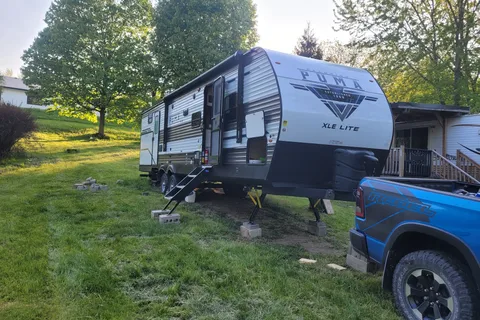 Jon's Forest River Puma 31 qbbh Travel Trailer