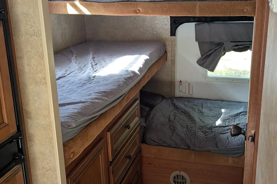 Kananaskis KZ Spree 240BHS Travel Trailer