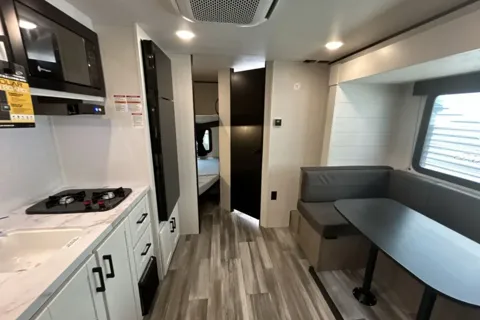 Chandler's Jayco Jay flight slx 197mb Travel Trailer