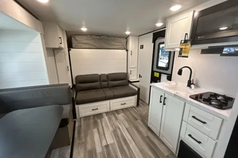 Chandler's Jayco Jay flight slx 197mb Travel Trailer