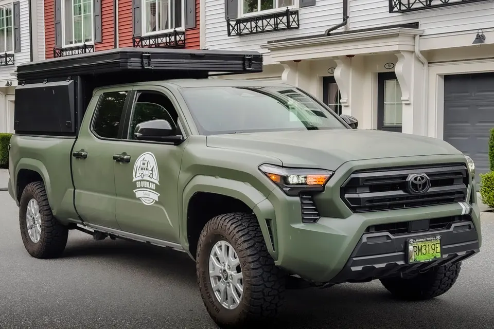 2025 Toyota Tacoma W/ Rooftop Camper