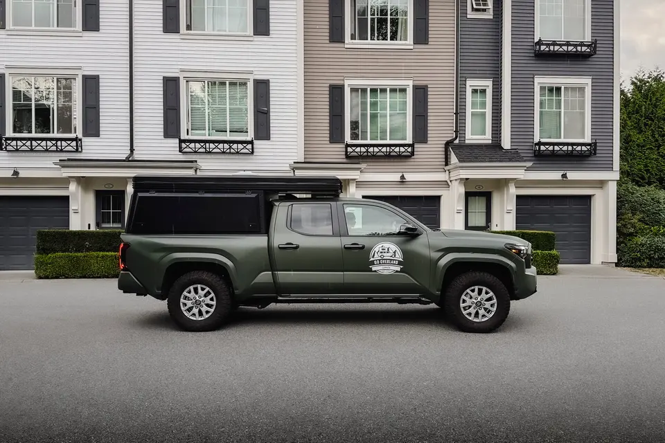 2025 Toyota Tacoma W/ Rooftop Camper