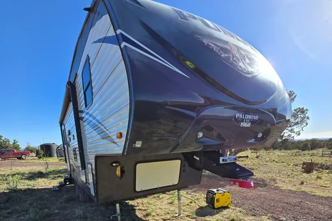 Cozy Little 5th Wheel