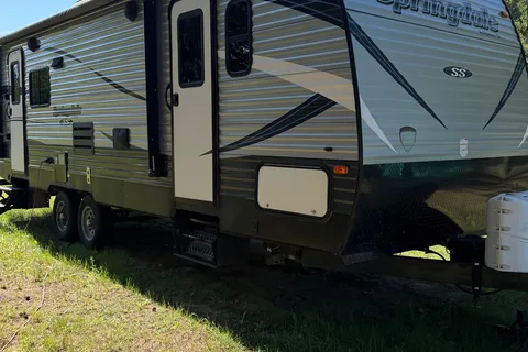Cats Springdale SS Travel Trailer