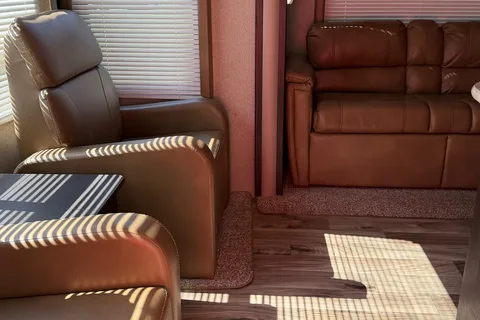 Cats Springdale SS Travel Trailer