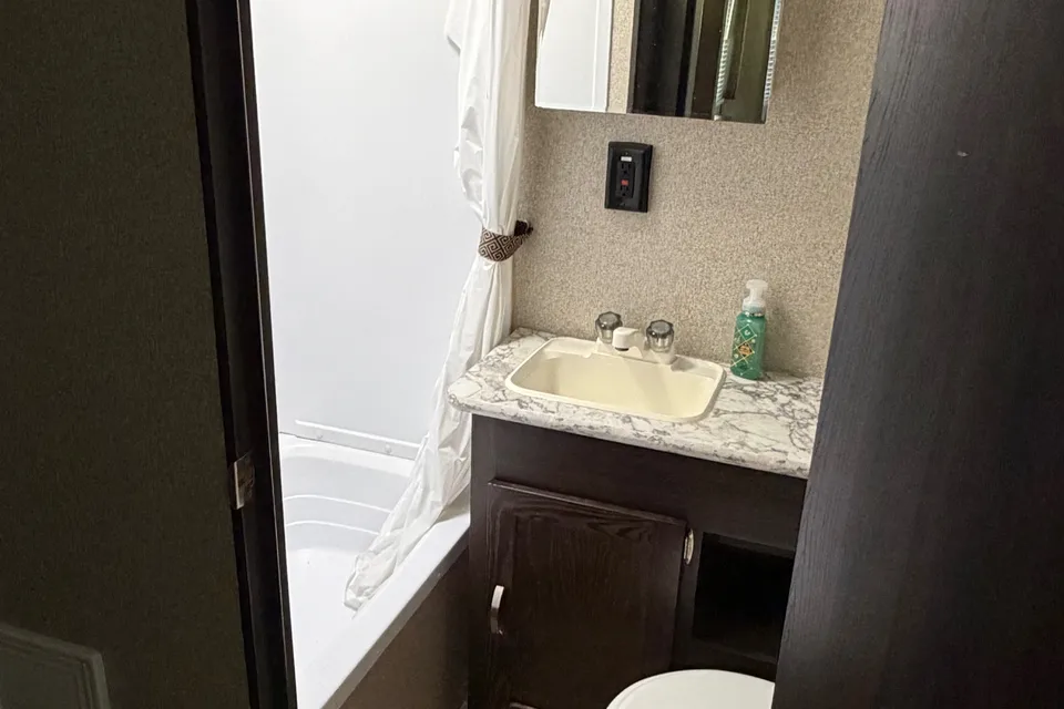 Cats Springdale SS Travel Trailer
