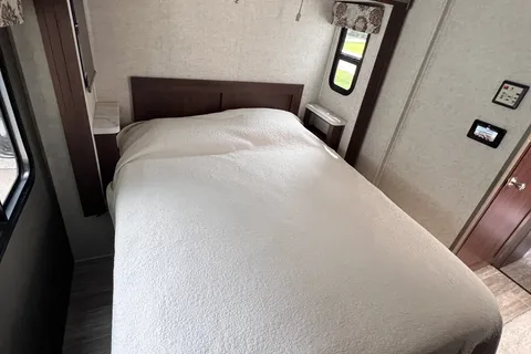 The Archway - Easy Drive Motorhome Adventure