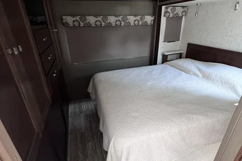 The Archway - Easy Drive Motorhome Adventure