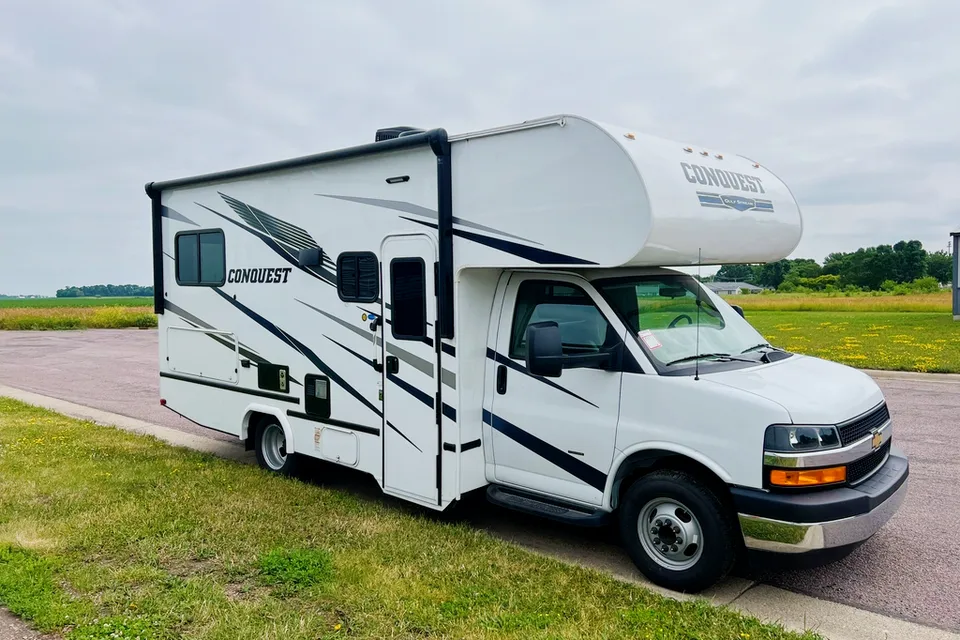  Easy to drive- RV rental