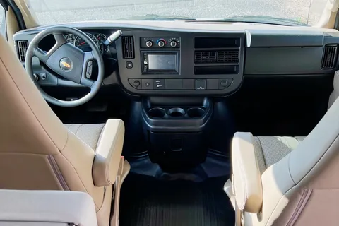  Easy to drive- RV rental