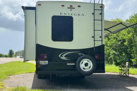 Phoenix - Entegra Coach Odyssey 31F Class C ***SLEEPS 10***UNLIMITED MILES***