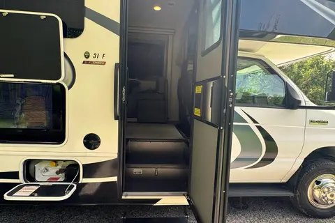 Phoenix - Entegra Coach Odyssey 31F Class C ***SLEEPS 10***UNLIMITED MILES***
