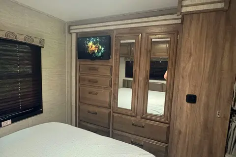 Phoenix - Entegra Coach Odyssey 31F Class C ***SLEEPS 10***UNLIMITED MILES***
