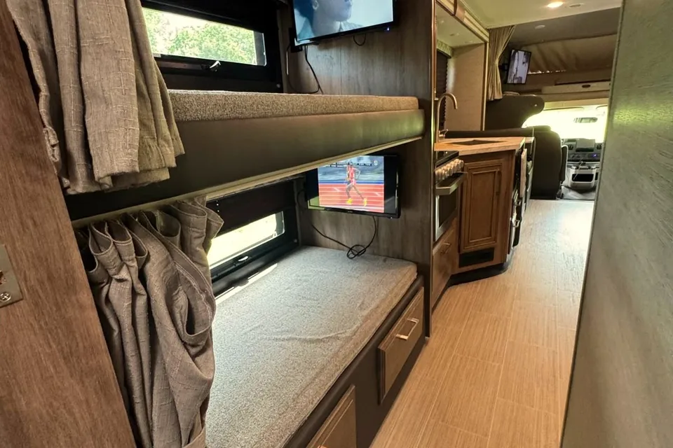 Phoenix - Entegra Coach Odyssey 31F Class C ***SLEEPS 10***UNLIMITED MILES***