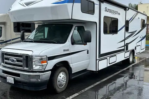Brian's Forest River Sunseeker le 3250 Class C