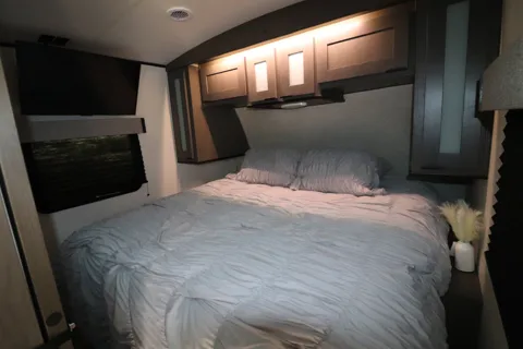 2021 MPG 2720BH Luxury Family Bunkhouse Camper