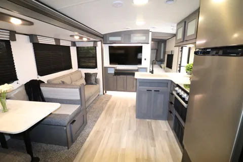2021 MPG 2720BH Luxury Family Bunkhouse Camper