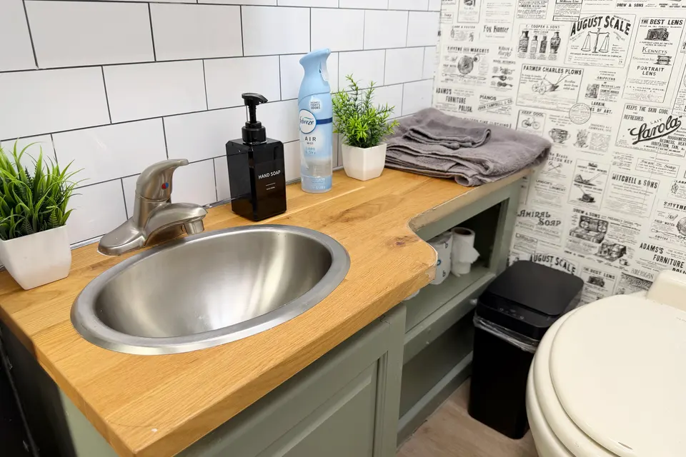 (#3) Fully Stocked RV | Sleeps 7 | Vegas, Camping, Festivals