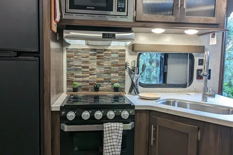 Hideaway Rv Rentals pet friendly spacious Grey Wolf limited