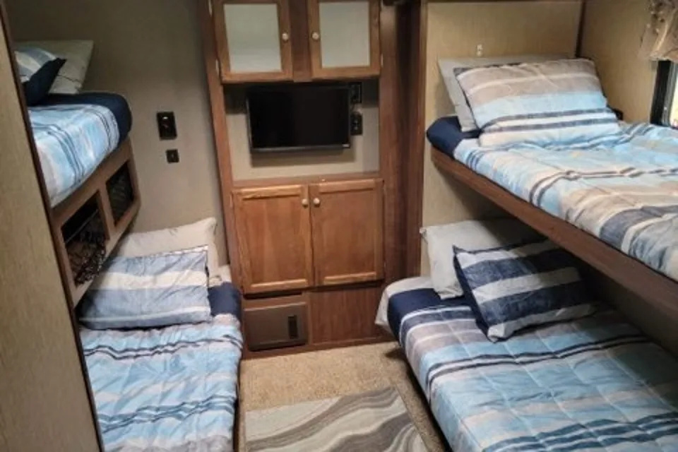 38' Keystone Sprinter Fifth Wheel