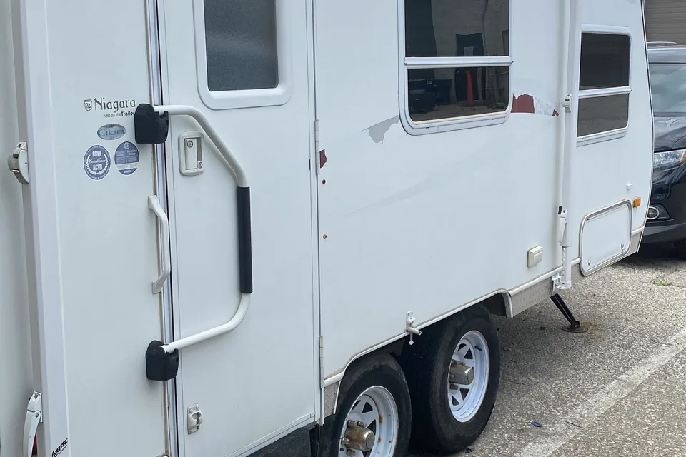 Ultra light easy towing complete Travel Trailer