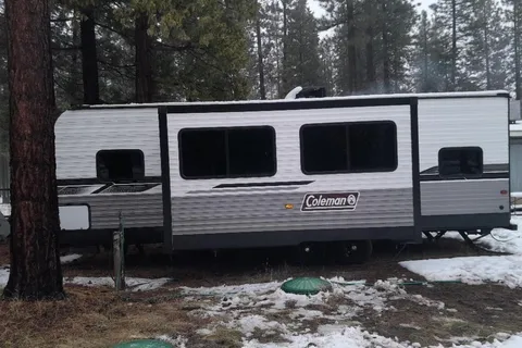 Camping time Coleman Lantern BH263 Travel Trailer