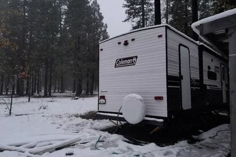 Camping time Coleman Lantern BH263 Travel Trailer