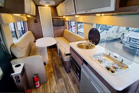 Adventurer Okanagan Tribute Campervan for 2+2
