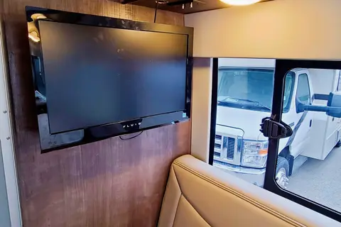 Adventurer Okanagan Tribute Campervan for 2+2