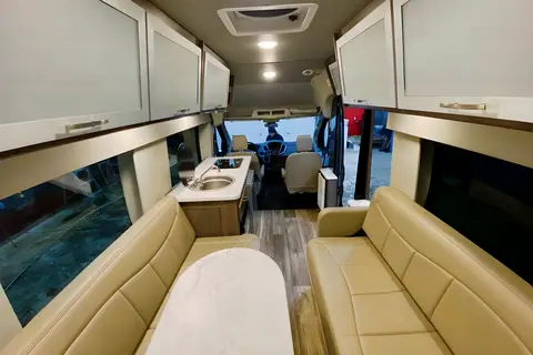 Adventurer Okanagan Tribute Campervan for 2+2