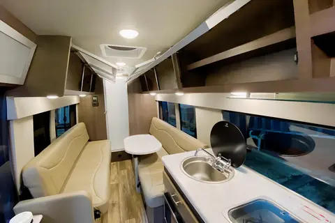 Adventurer Okanagan Tribute Campervan for 2+2