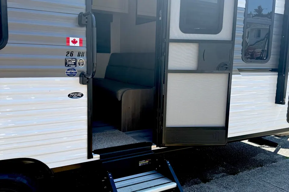 Mackenzie's Highland Ridge RV Open range 26BH Travel Trailer
