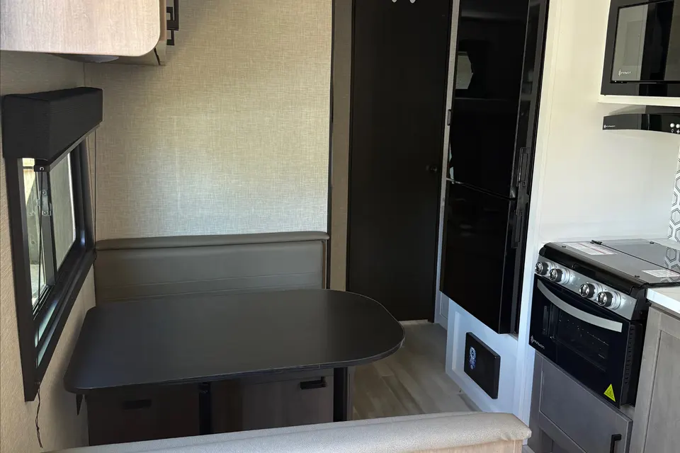 Mackenzie's Highland Ridge RV Open range 26BH Travel Trailer