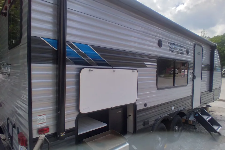 Lynn's Forest River Salem Cruise Lite Travel Trailer