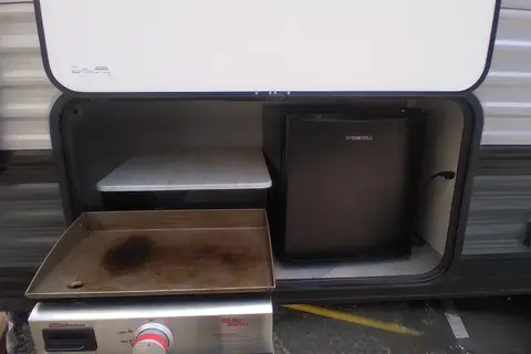 Lynn's Forest River Salem Cruise Lite Travel Trailer