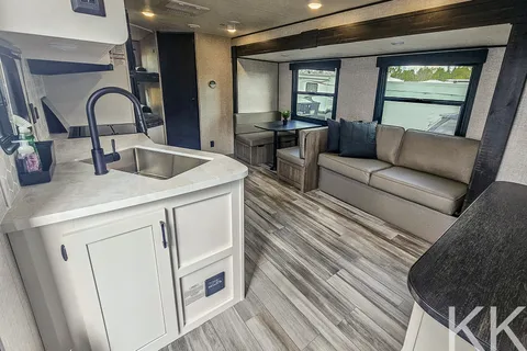 Open Range 26BHS Luxury Family Travel Trailer – Sleeps 10 | Upgraded Mattress | Fully Loaded