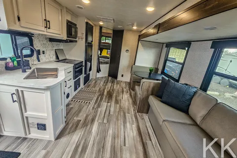 Open Range 26BHS Luxury Family Travel Trailer – Sleeps 10 | Upgraded Mattress | Fully Loaded