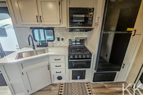 Open Range 26BHS Luxury Family Travel Trailer – Sleeps 10 | Upgraded Mattress | Fully Loaded