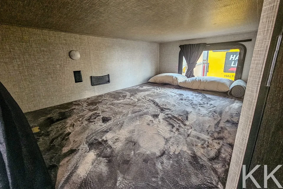 Open Range 26BHS Luxury Family Travel Trailer – Sleeps 10 | Upgraded Mattress | Fully Loaded