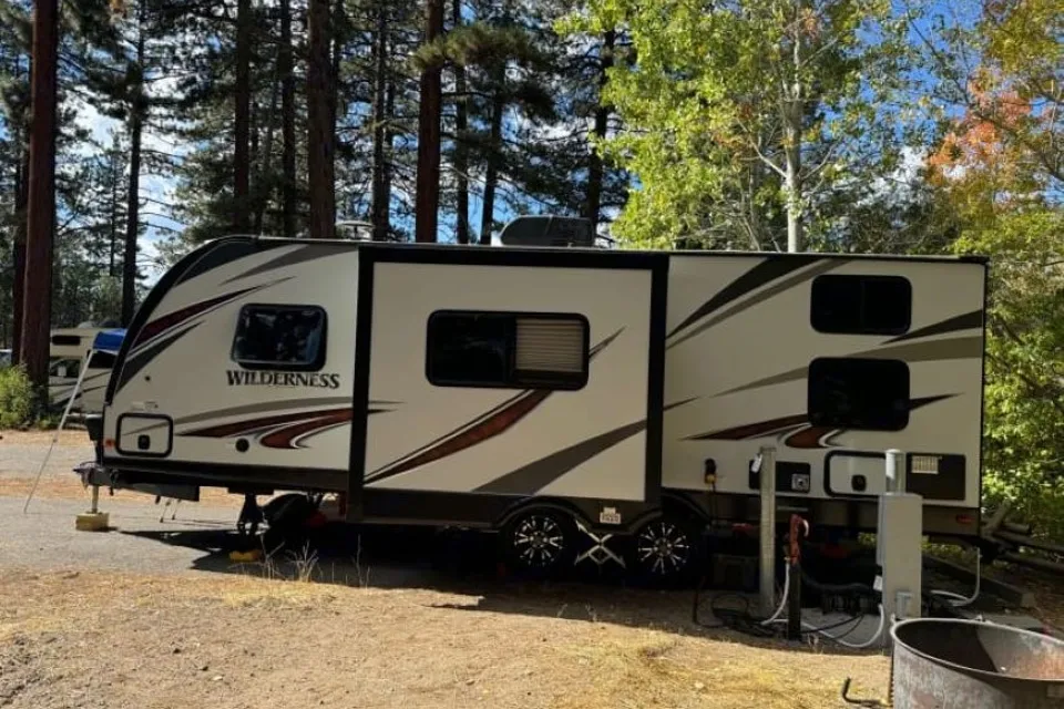 28' Heartland Double Slide Bunk House w/Generator