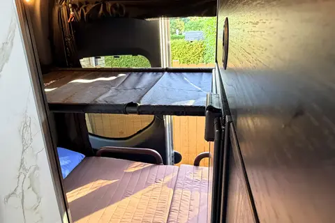 Grand Sprinter Vanlife avec 2 kids