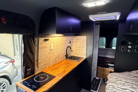 Grand Sprinter Vanlife avec 2 kids