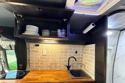 Grand Sprinter Vanlife avec 2 kids