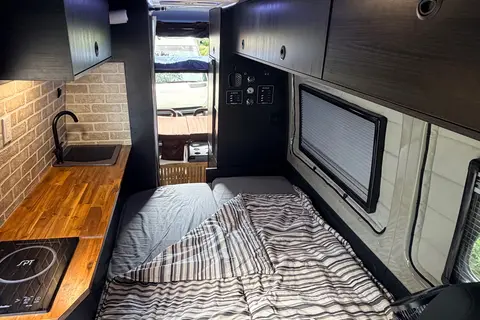 Grand Sprinter Vanlife avec 2 kids
