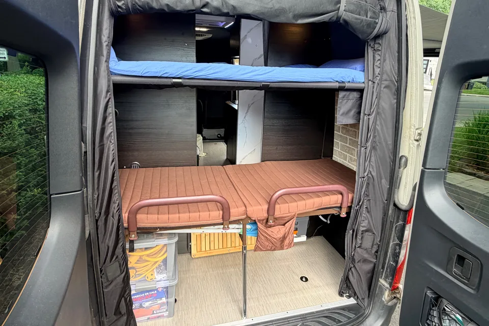 Grand Sprinter Vanlife avec 2 kids