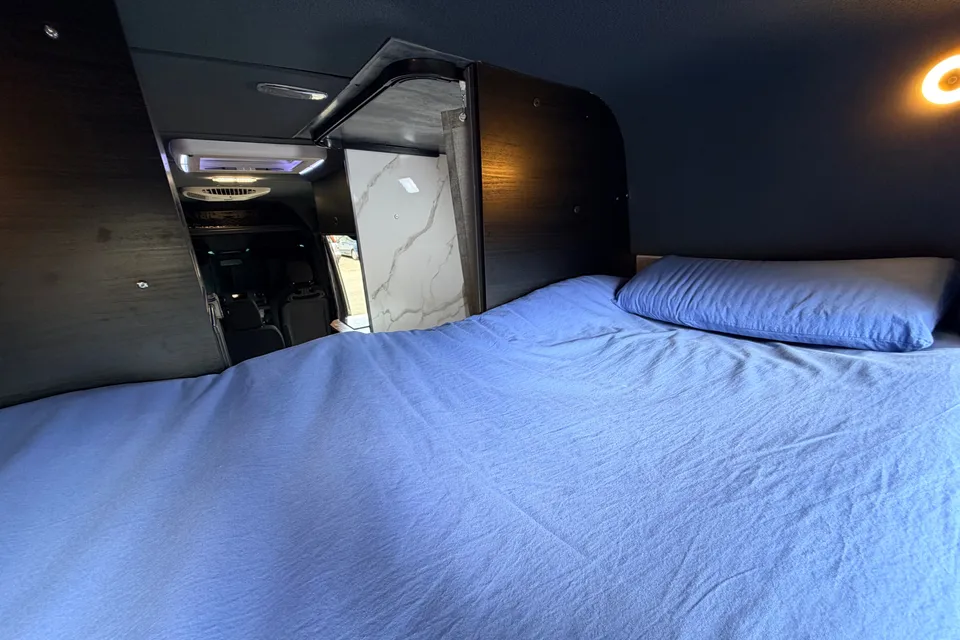 Grand Sprinter Vanlife avec 2 kids