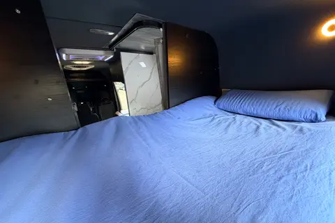 Grand Sprinter Vanlife avec 2 kids