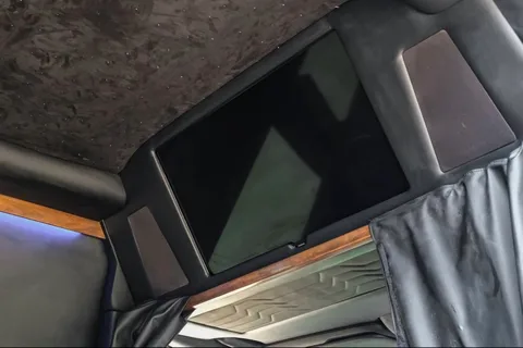 Mercedes-Benz Sprinter 3500 Presidential Luxury Coach - 12 Seater